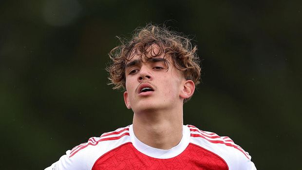 BOREHAMWOOD, ENGLAND - OCTOBER 21: Max Dowman of Arsenal during the UEFA Youth League 2025/26 between Arsenal FC and Atletico de Madrid at Meadow Park on October 21, 2025 in Borehamwood, England. (Photo by Alex Pantling/Getty Images)