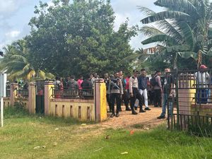 Remaja di Merauke Tewas Diduga Dianiaya Berujung 3 Rumah Dibakar Remaja di Merauke Tewas Diduga Dianiaya Berujung 3 Rumah Dibakar