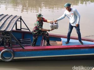 Distribusi MBG di Daerah Terpencil Sidoarjo Pakai Perahu Distribusi MBG di Daerah Terpencil Sidoarjo Pakai Perahu