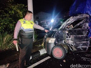 Mobil Pikap Keluar Jalur Tabrak Bus di Parepare, Sopir Luka-luka Mobil Pikap Keluar Jalur Tabrak Bus di Parepare, Sopir Luka-luka