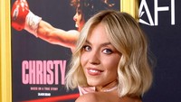 Sydney Sweeney Tampil Mengejutkan dengan Gaya Rambut Baru di Karpet Merah Sydney Sweeney Tampil Mengejutkan dengan Gaya Rambut Baru di Karpet Merah