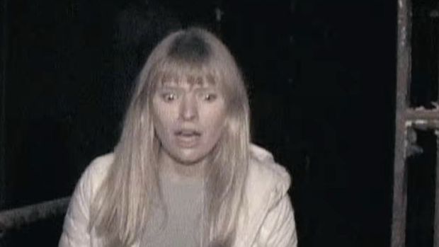 Shelby Oaks Shelby Oaks mengisahkan misteri yang menyelimuti kasus kematian sekelompok remaja yang berprofesi sebagai YouTuber dan hilangnya seorang gadis saat mereka menyelidiki sebuah penjara terbengkalai.