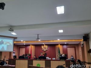 2 Terdakwa Mafia Tanah Mbah Tupon Dituntut 2,5 dan 1 Tahun Penjara 2 Terdakwa Mafia Tanah Mbah Tupon Dituntut 2,5 dan 1 Tahun Penjara