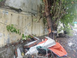 Nahas Jukir di Surabaya Tewas Ketiban Tembok Saat Tiduran gegara Sakit Gigi Nahas Jukir di Surabaya Tewas Ketiban Tembok Saat Tiduran gegara Sakit Gigi