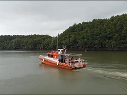 Kapal Angkut 60 Ton Batu Bara Tenggelam di Kukar, 8 Orang dalam Pencarian Kapal Angkut 60 Ton Batu Bara Tenggelam di Kukar, 8 Orang dalam Pencarian
