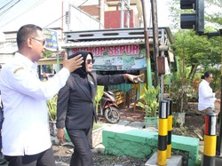 Warga Keluhkan Macet di Pelintasan Sebidang, Wabup Sidoarjo Turun Tangan Warga Keluhkan Macet di Pelintasan Sebidang, Wabup Sidoarjo Turun Tangan