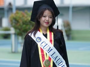 Cerita Dhiva Jadi Wisudawan Terbaik UNY, Finalis Debat Dunia-IPK 3,97 Cerita Dhiva Jadi Wisudawan Terbaik UNY, Finalis Debat Dunia-IPK 3,97