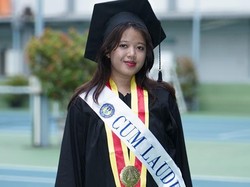 Cerita Dhiva Jadi Wisudawan Terbaik UNY, Finalis Debat Dunia-IPK 3,97 Cerita Dhiva Jadi Wisudawan Terbaik UNY, Finalis Debat Dunia-IPK 3,97