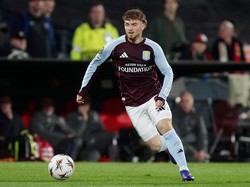 Elliott Jarang Main Gegara Villa Tak Mau Tebus dari Liverpool? Elliott Jarang Main Gegara Villa Tak Mau Tebus dari Liverpool?
