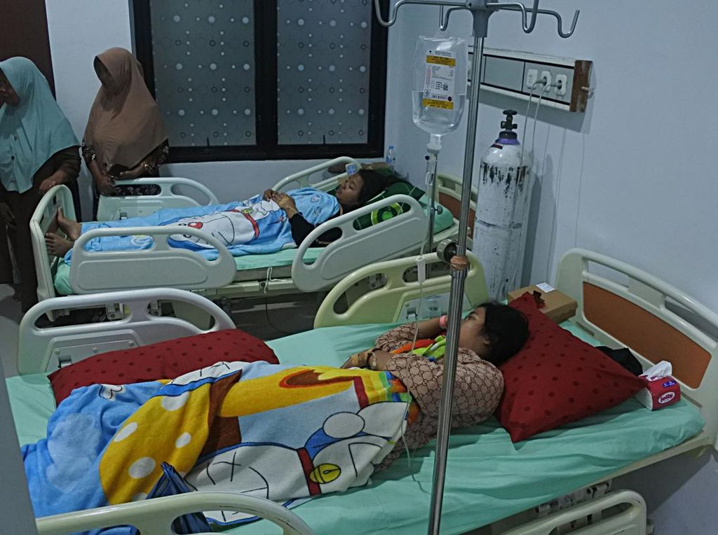 Atap Asrama Ponpes Situbondo Ambruk, Satu Santriwati Tewas Atap Asrama Ponpes Situbondo Ambruk, Satu Santriwati Tewas