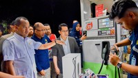 Bahlil Cek Kualitas BBM di Jatim Usai Viral Motor Brebet, Ini Hasilnya Bahlil Cek Kualitas BBM di Jatim Usai Viral Motor Brebet, Ini Hasilnya