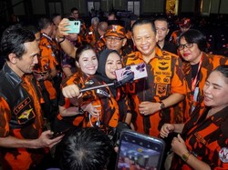 Bamsoet Ajak Teguhkan Semangat Pancasila di Tengah Arus Globalisasi Bamsoet Ajak Teguhkan Semangat Pancasila di Tengah Arus Globalisasi