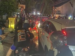 Cerita Pemotor Terjebak Macet Jakarta Malam Ini: PIM-Mampang 4 Jam Cerita Pemotor Terjebak Macet Jakarta Malam Ini: PIM-Mampang 4 Jam