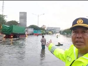 Kondisi Banjir Semarang Sore Ini: Jalan Kaligawe Masih Lumpuh