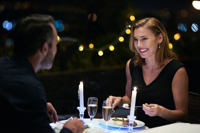 Bukan Sekadar Estetika, Ini Tujuan Resto Pasang Lampu Remang-remang Bukan Sekadar Estetika, Ini Tujuan Resto Pasang Lampu Remang-remang