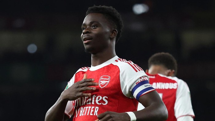 Soccer Football - Carabao Cup - Fourth Round - Arsenal v Brighton & Hove Albion - Emirates Stadium, London, Britain - October 29, 2025 Arsenals Bukayo Saka celebrates scoring their second goal REUTERS/Hannah Mckay EDITORIAL USE ONLY. NO USE WITH UNA