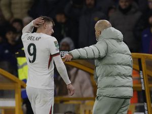 Soal Kartu Merah Liam Delap, Maresca: Dia Sudah Minta Maaf ke Tim Soal Kartu Merah Liam Delap, Maresca: Dia Sudah Minta Maaf ke Tim