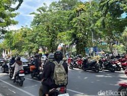Demo Buruh Surabaya Tagih Janji Kesepakatan May Day 2025 Demo Buruh Surabaya Tagih Janji Kesepakatan May Day 2025
