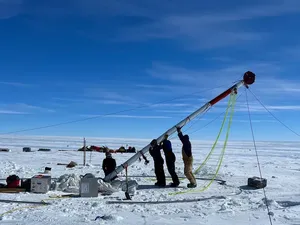Es Tertua dari 6 Juta Tahun Lalu Ditemukan, Ungkap Masa Lalu Bumi Es Tertua dari 6 Juta Tahun Lalu Ditemukan, Ungkap Masa Lalu Bumi