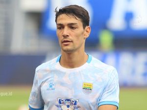 Maestro Pertahanan di Persib Itu Bernama Federico Barba