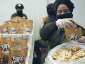 Kisah Sukses Keripik Tempe Sukabumi: Rasa Lokal Taklukan Pasar Global Kisah Sukses Keripik Tempe Sukabumi: Rasa Lokal Taklukan Pasar Global
