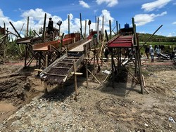 Oknum Kades Danai Tambang Emas Ilegal di Boalemo Ditangkap Oknum Kades Danai Tambang Emas Ilegal di Boalemo Ditangkap