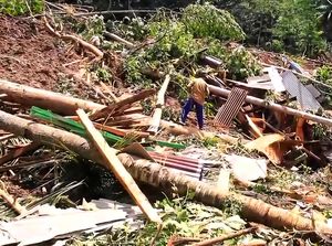 2 Kampung Terisolasi Akibat Longsor di Cisolok, 5 Rumah Tertimbun Tanah