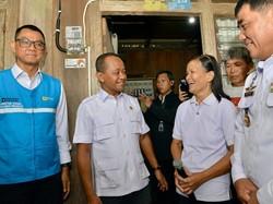 Menteri ESDM Bahlil Minta Daerah Pelosok Wajib Dialiri Listrik Menteri ESDM Bahlil Minta Daerah Pelosok Wajib Dialiri Listrik
