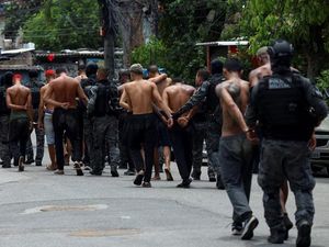 Usai Penggerebekan Berdarah di Rio, Brasil Lanjut Operasi di Sao Paolo Usai Penggerebekan Berdarah di Rio, Brasil Lanjut Operasi di Sao Paolo