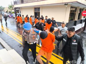 Polisi Bongkar Peredaran Narkoba di Kuningan, 17 Orang Ditangkap Polisi Bongkar Peredaran Narkoba di Kuningan, 17 Orang Ditangkap