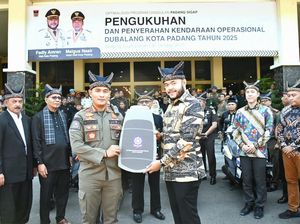 Perkuat Ketertiban Berbasis Adat, Walkot Padang Kukuhkan 208 Dubalang Perkuat Ketertiban Berbasis Adat, Walkot Padang Kukuhkan 208 Dubalang