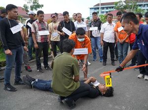 18 Warga Hajar Pria Hingga Tewas gegara Tuduhan Santet di Tapteng Buron 18 Warga Hajar Pria Hingga Tewas gegara Tuduhan Santet di Tapteng Buron