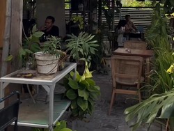 Menepi Sejenak di Red Coffee and Plants, Kafe Slow Living Sidoarjo