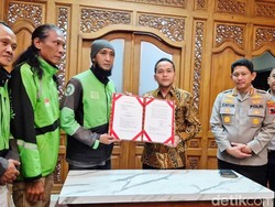 Walkot Solo Keluarkan SE Larangan Operasional Bajaj Termasuk Maxride Walkot Solo Keluarkan SE Larangan Operasional Bajaj Termasuk Maxride