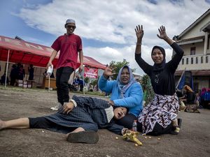 Simulasi Kesiapsiagaan Bencana, Warga Cimahi Dilatih Hadapi Situasi Darurat Simulasi Kesiapsiagaan Bencana, Warga Cimahi Dilatih Hadapi Situasi Darurat