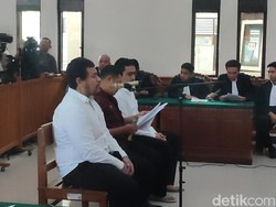 Tiga Terdakwa Penembakan WN Australia di Bali Disidang, Terancam Hukuman Mati Tiga Terdakwa Penembakan WN Australia di Bali Disidang, Terancam Hukuman Mati