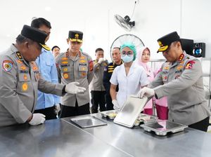 Kunjungi SPPG Polda Bali, Wakapolri Minta Menu MBG Disesuaikan Selera Anak Kunjungi SPPG Polda Bali, Wakapolri Minta Menu MBG Disesuaikan Selera Anak