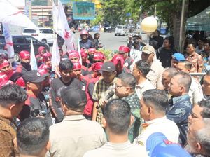 Appi Kaji Tuntutan Serikat Pekerja soal UMK Makassar 2026 Naik 10,5% Appi Kaji Tuntutan Serikat Pekerja soal UMK Makassar 2026 Naik 10,5%