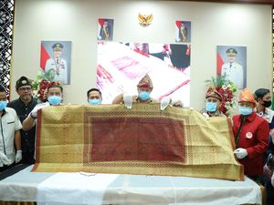 100 Tahun di Perantauan, Songket Limar Bunga Cogan Kembali ke Palembang 100 Tahun di Perantauan, Songket Limar Bunga Cogan Kembali ke Palembang