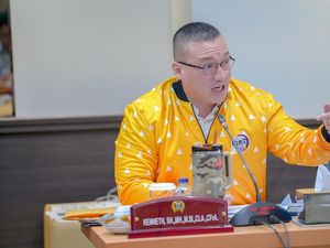 Kenneth DPRD DKI: Penanganan Banjir & Pohon Tumbang Harus Preventif, Bukan Reaktif Kenneth DPRD DKI: Penanganan Banjir & Pohon Tumbang Harus Preventif, Bukan Reaktif