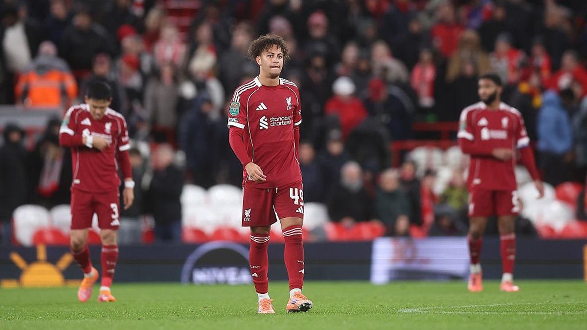 Liverpool kalah enam kali dalam tujuh pertandingan terakhirnya di semua kompetisi (Foto: Offside via Getty Images/Daniel Chesterton/Offside)