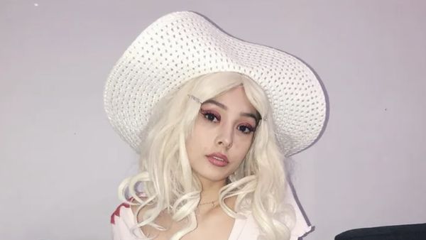 6 Inspirasi Makeup Halloween Cantik & Simple, Mudah Diterapkan di Rumah 6 Inspirasi Makeup Halloween Cantik & Simple, Mudah Diterapkan di Rumah