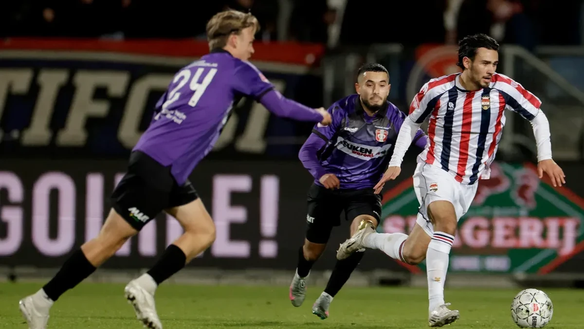 Nathan Tjoe-A-On di laga Willem II vs Dordrecht. (Foto: Dok. Willem II Tilburg)