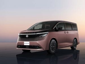Nissan Elgrand Bangkit Lagi, Tantang Alphard-Vellfire Cs Nissan Elgrand Bangkit Lagi, Tantang Alphard-Vellfire Cs