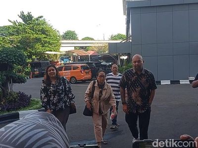 Ibunda dan Kakak Didampingi Pendeta, Jenguk Onadio Leonardo di Polres Jakbar