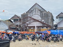 Parkiran di Pasar Lakessi Akan Dikelola Pihak Ketiga, Tarif Rp 2,5 Juta Sehari Parkiran di Pasar Lakessi Akan Dikelola Pihak Ketiga, Tarif Rp 2,5 Juta Sehari