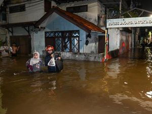 Penampakan Banjir Rendam Petogogan Jaksel Penampakan Banjir Rendam Petogogan Jaksel