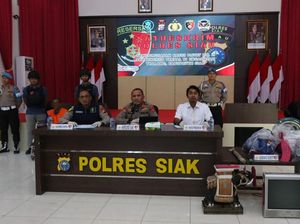 Bejat! Pembunuh Pria di Siak Juga Paksa Istri Threesome Bareng Korban Bejat! Pembunuh Pria di Siak Juga Paksa Istri Threesome Bareng Korban