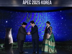 Prabowo Disambut Hangat Presiden Korsel dan Istri di Gala Dinner KTT APEC 2025 Prabowo Disambut Hangat Presiden Korsel dan Istri di Gala Dinner KTT APEC 2025