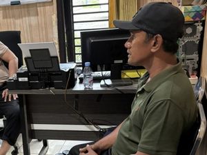 Pria Cari Besi Tua di Kapal Gresik Diperiksa Polisi, Ini Pengakuannya Pria Cari Besi Tua di Kapal Gresik Diperiksa Polisi, Ini Pengakuannya